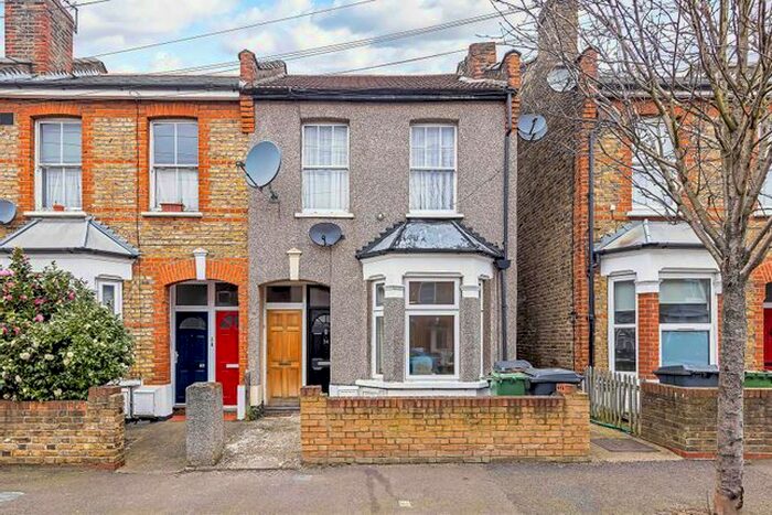 2 Bedroom Maisonette To Rent In Bakers Avenue, Walthamstow, London, E17