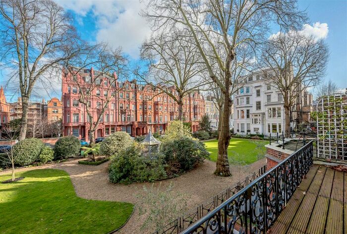 3 Bedroom Flat To Rent In Gledhow Gardens, First Floor Flat, London, SW5
