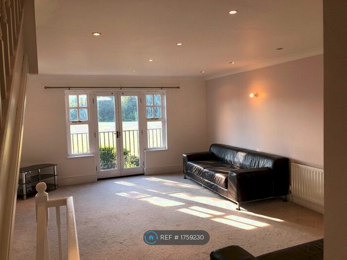 4 Bedroom Terraced House To Rent In Osier Crescent, London, N10