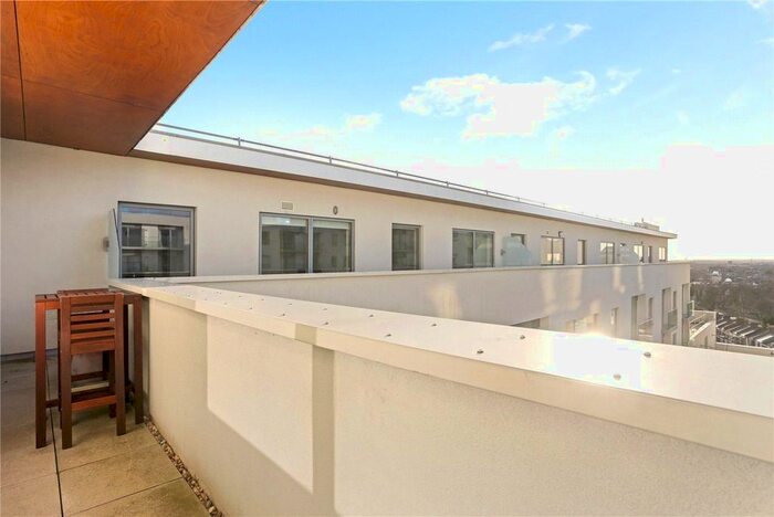 1 Bedroom Flat To Rent In Streatham High Road, London, SW16