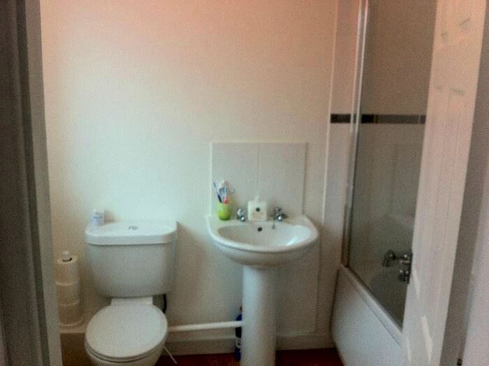 2 Bedroom Flat To Rent In Holme Lane, S6