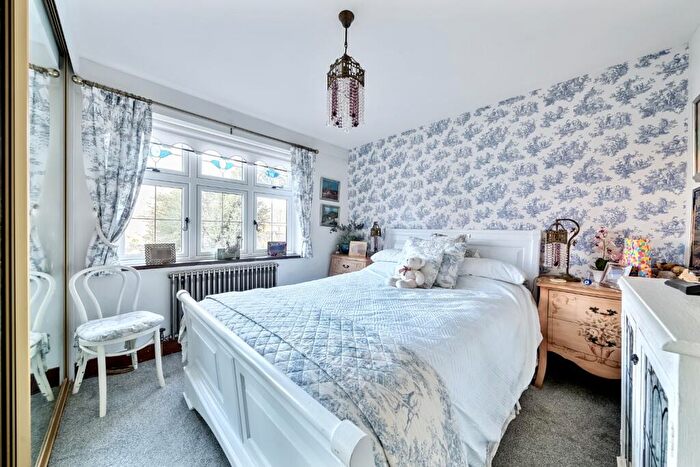 3 Bedroom Bungalow For Sale In Sandwich, Kent, CT13