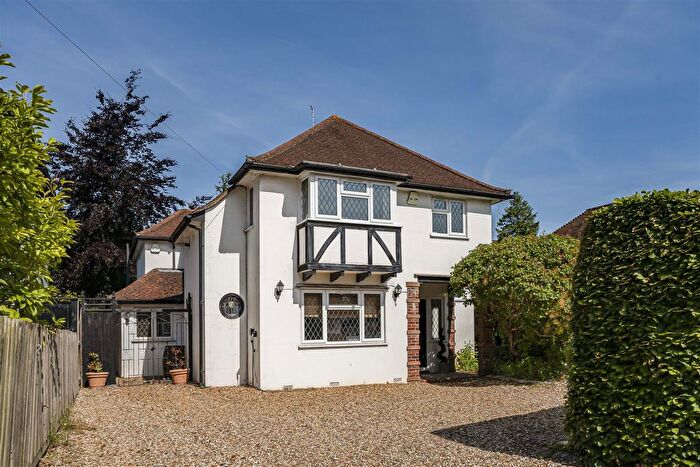 5 Bedroom Detached House For Sale In Aldenham Avenue, Radlett, WD7