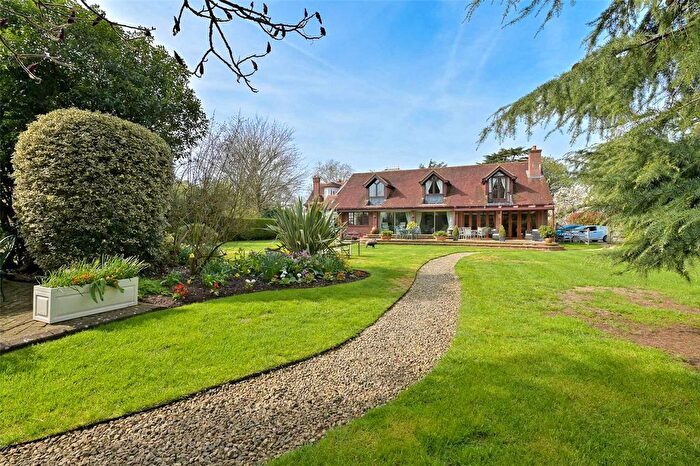 4 Bedroom Detached House For Sale In River Road, Taplow, Maidenhead, Berks, SL6