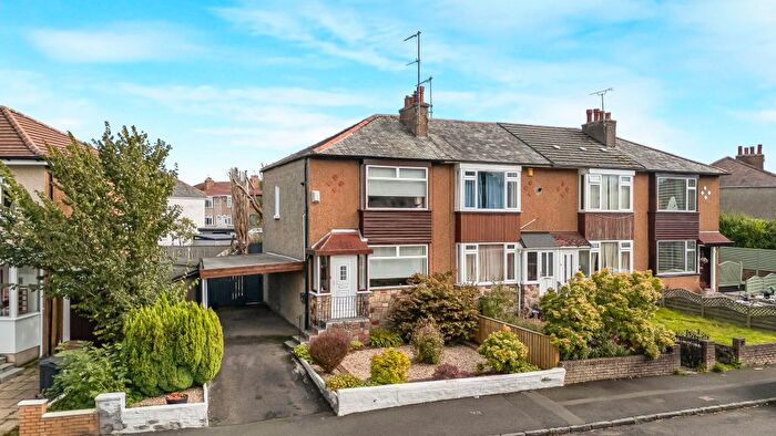 2 Bedroom End Terrace House For Sale In The Oval, Clarkston, G76