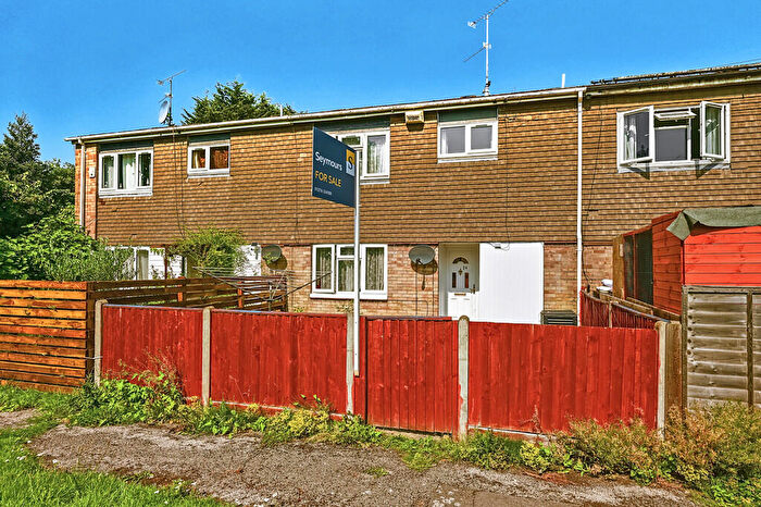 3 Bedroom Terraced House For Sale In Hearsey Gardens, Blackwater, GU17