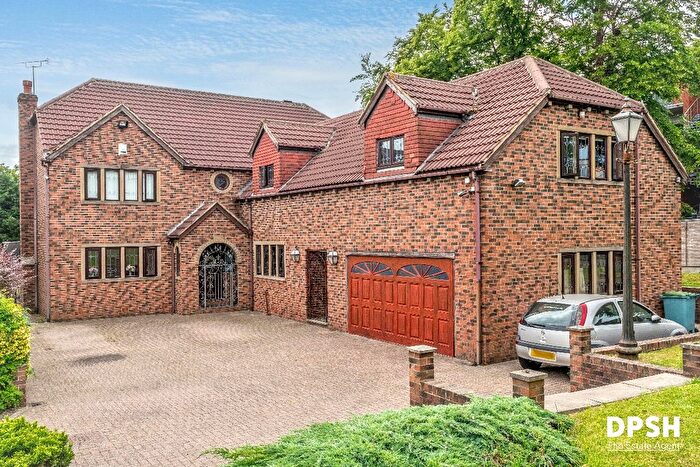 5 Bedroom Detached House For Sale In Maple Willow, Wakefield Road, Gildersome Morley, Morley, Leeds, LS27