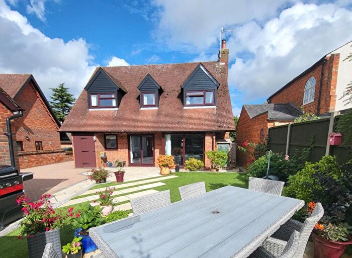 4 Bedroom Detached House For Sale In High Street, North Crawley, MK16