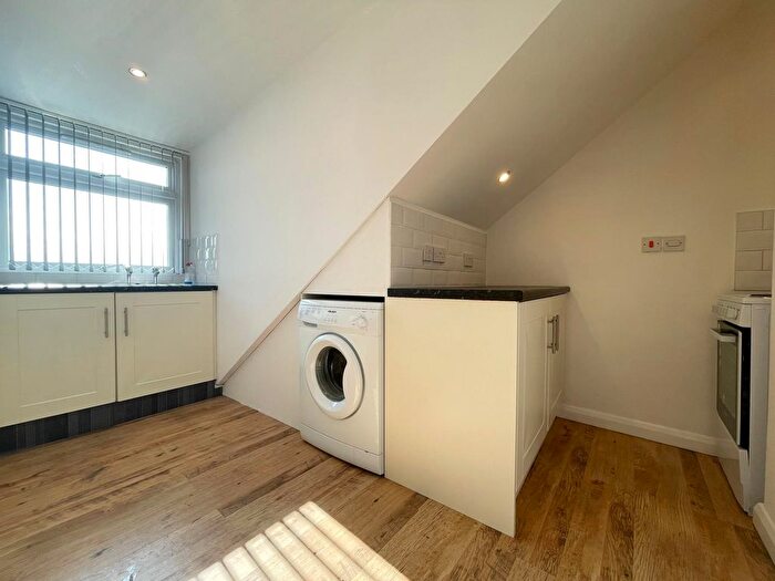 1 Bedroom Flat To Rent In High Street, Burntwood, WS7