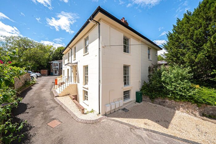 2 Bedroom Flat For Sale In Upper High Street, Winchester, Hampshire, SO23