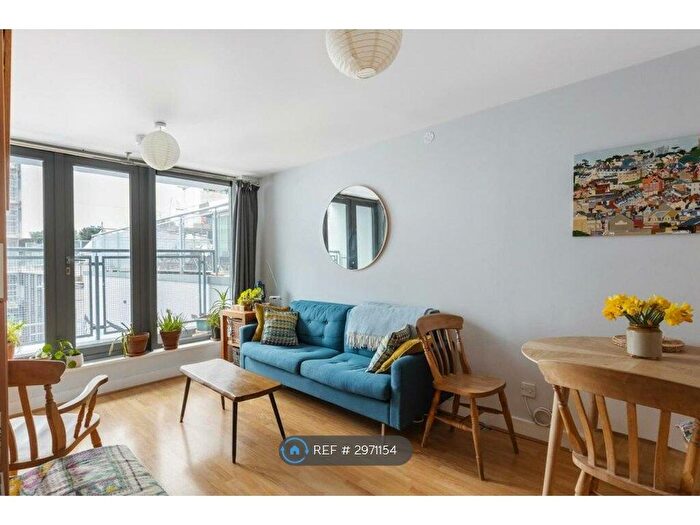 1 Bedroom Flat To Rent In Hardwicks Square, London, SW18