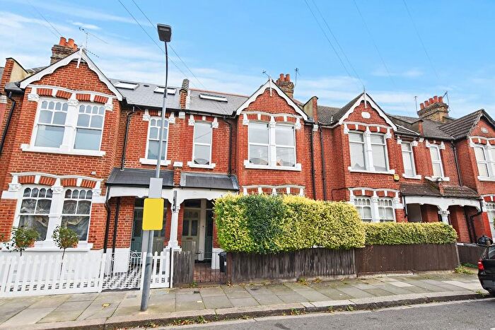 1 Bedroom Flat To Rent In Collingbourne Road, London, W12