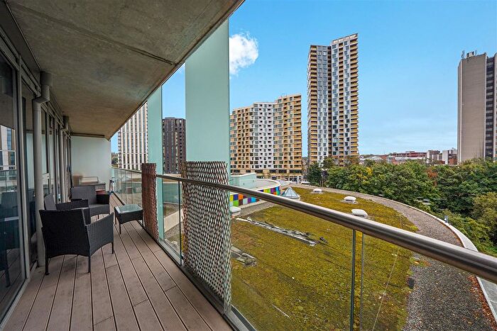 2 Bedroom Flat For Sale In Cornmill Lane, London, SE13