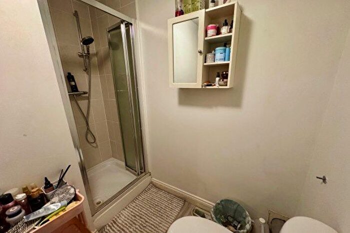 4 Bedroom Link Detached House To Rent In Whitlock Grove, Birmingham, B14