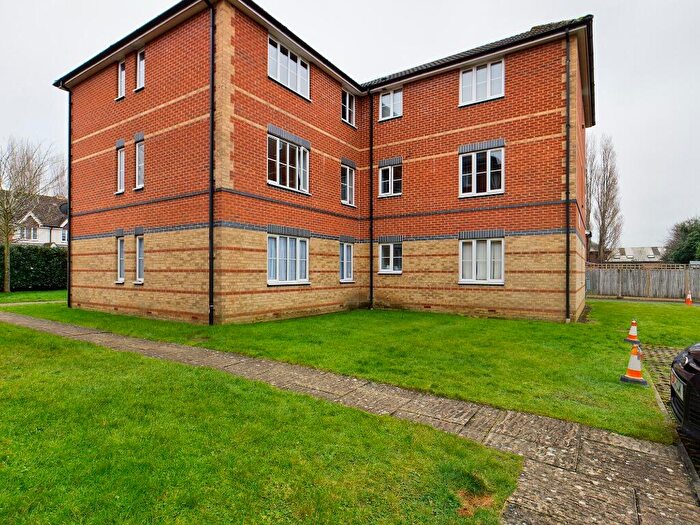 2 Bedroom Flat For Sale In Coronation Road, Waterlooville, PO7