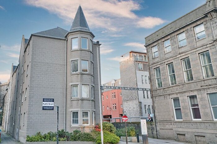 2 Bedroom Flat To Rent In Rennies Court, City Centre, Aberdeen, AB11