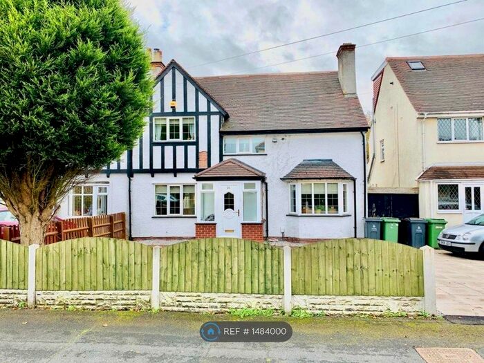 3 Bedroom Semi-Detached House To Rent In Forest Avenue, Walsall, WS3