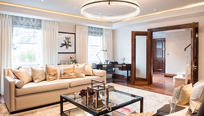 2 Bedroom Flat To Rent In Grosvenor Hill, Mayfair, W1K