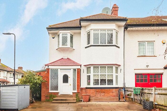 4 Bedroom End Terrace House For Sale In Wellmeadow Road, Hanwell, W7