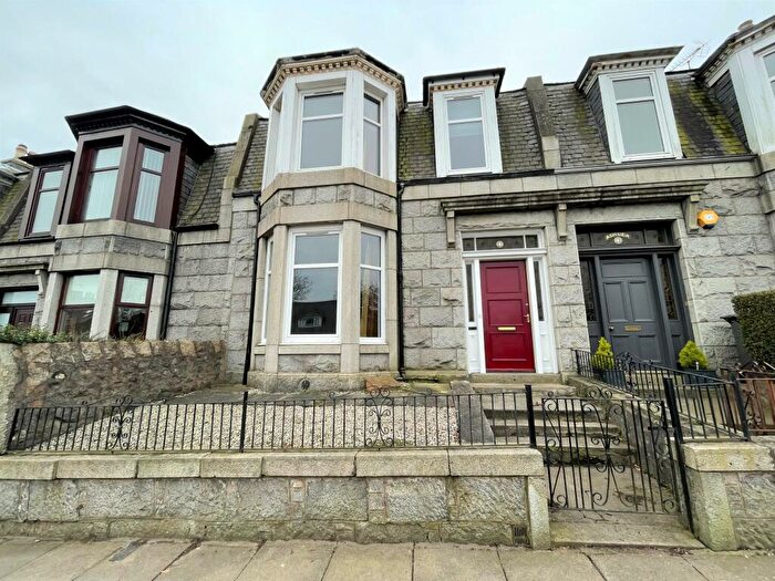 3 Bedroom Terraced House To Rent In Clifton Road, Hilton, Aberdeen, AB24