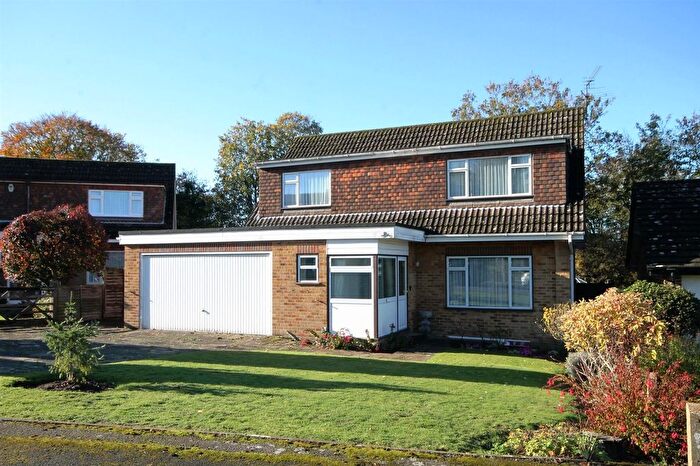 4 Bedroom Detached House For Sale In Timber Close, Bookham, KT23