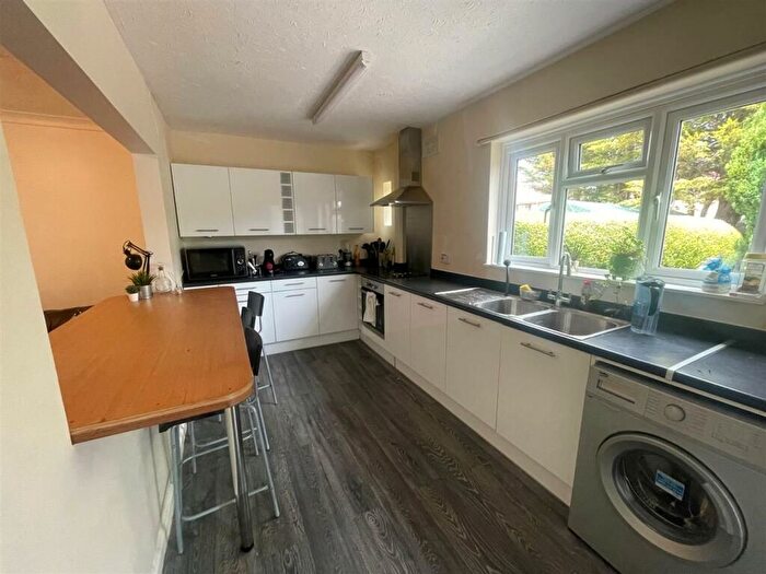 7 Bedroom Semi-Detached House To Rent In Lockleaze Road, Bristol, BS7