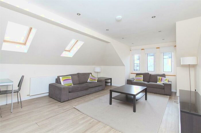 3 Bedroom Apartment To Rent In Lanark Road West, Currie, EH14