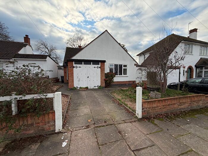 2 Bedroom Bungalow For Sale In Oakside Crescent, Leicester, LE5