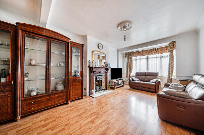 4 Bedroom Terraced House For Sale In Commonside East, Mitcham, CR4