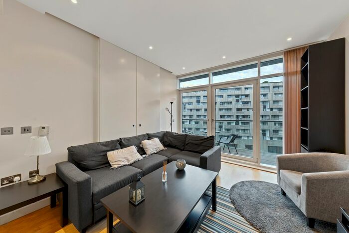 2 Bedroom Flat To Rent In Hepworth Court, Gatliff Road, Grosvenor Waterside, SW1W