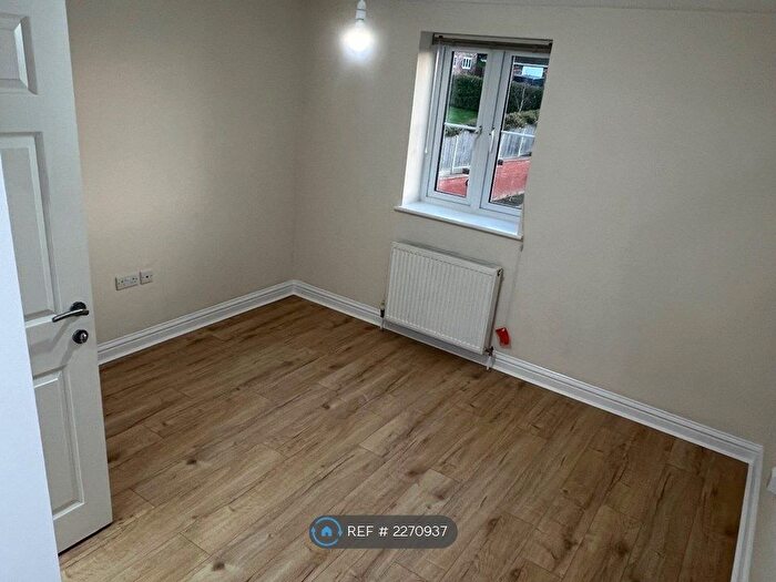 2 Bedroom Flat To Rent In London Road, Benfleet, SS7