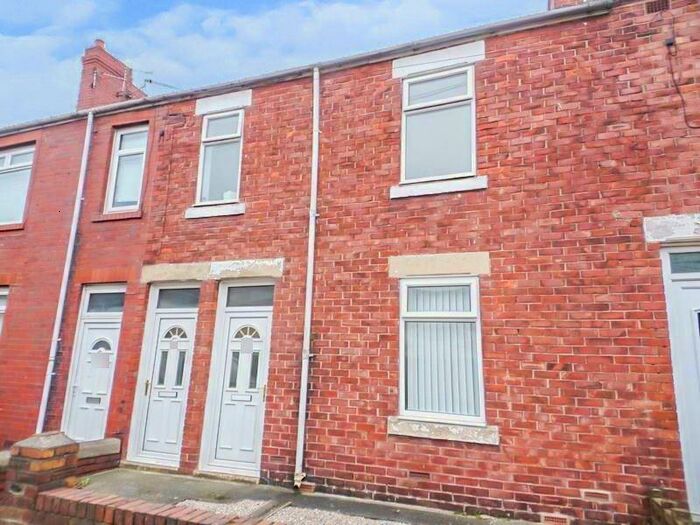 2 Bedroom Flat To Rent In Victoria Terrace, Bedlington, Northumberland, Northumberland, NE22