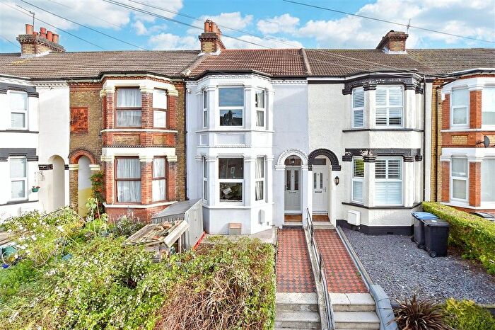 3 Bedroom Terraced House For Sale In Buckland Avenue, Dover, Kent, CT16