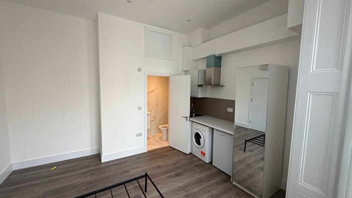 Studio To Rent In Florence Road, London, W5
