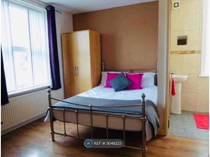 1 Bedroom Flat To Rent In Manchester Road, Huddersfield, HD4