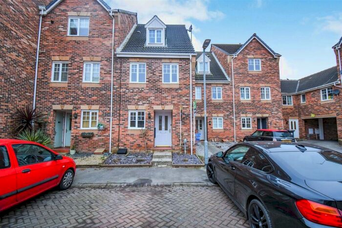 3 Bedroom Terraced House To Rent In Haigh Park, Kingswood, Hull, Yorkshire, HU7