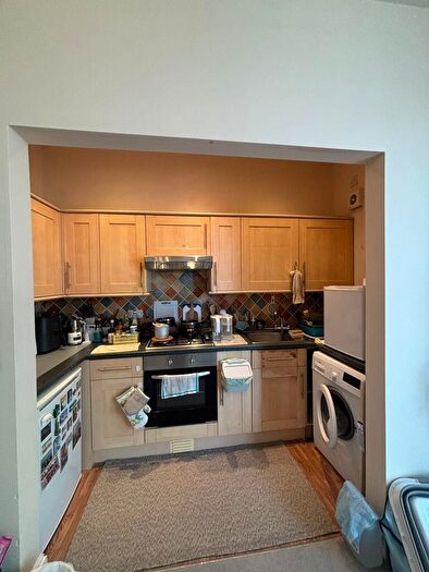 1 Bedroom Flat To Rent In Queens Square, Brighton, BN1