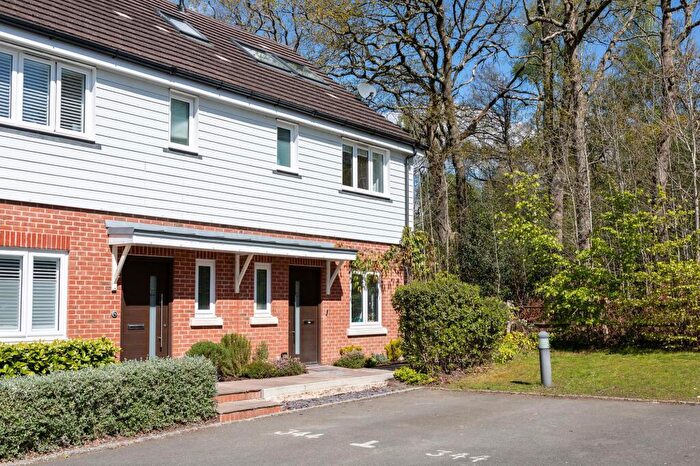 4 Bedroom Semi-Detached House For Sale In Teaseltun, Fleet, GU51