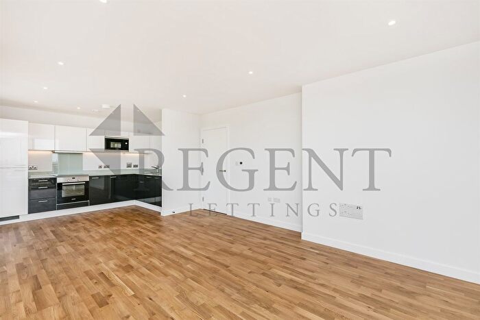 2 Bedroom Flat To Rent In Station House, Carriage Way, SE8