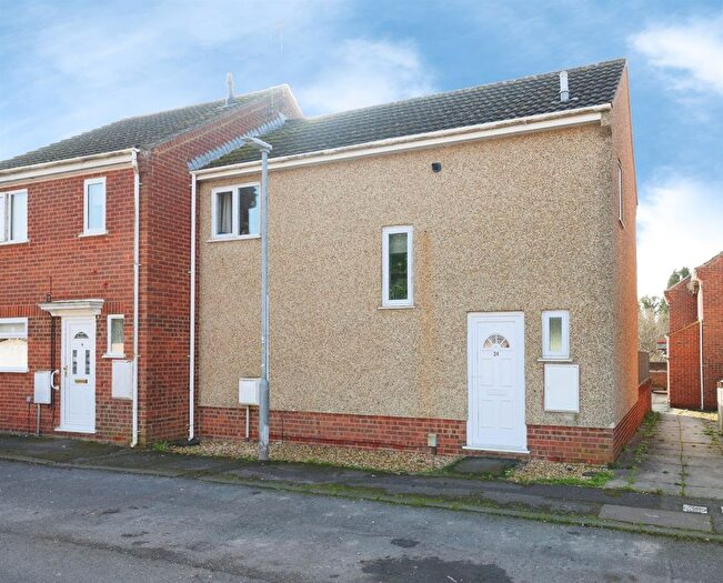 2 Bedroom Semi Detached House For Sale In Poores Road, Durrington, Salisbury, SP4