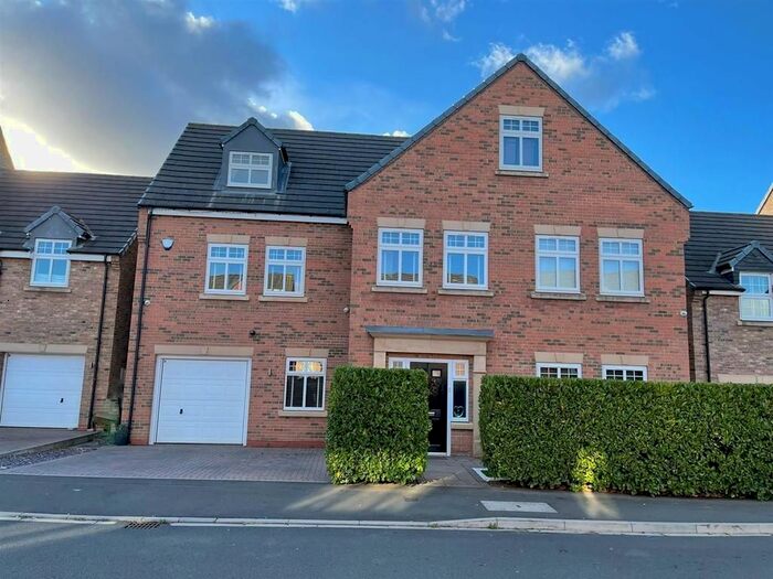 6 Bedroom Detached House To Rent In Brantingham Drive, Ingleby Barwick, Stockton-On-Tees, TS17