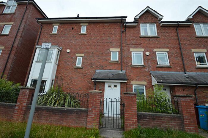 4 Bedroom House To Rent In Chorlton Road, Hulme, Manchester, M15