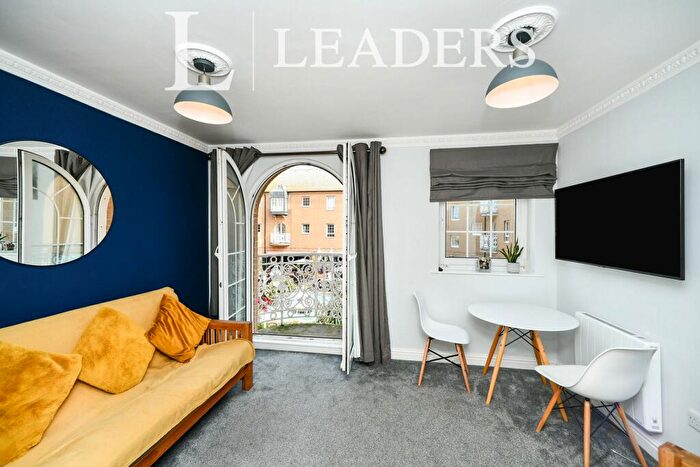 1 Bedroom Flat To Rent In The Octagon, Brighton Marina, BN2