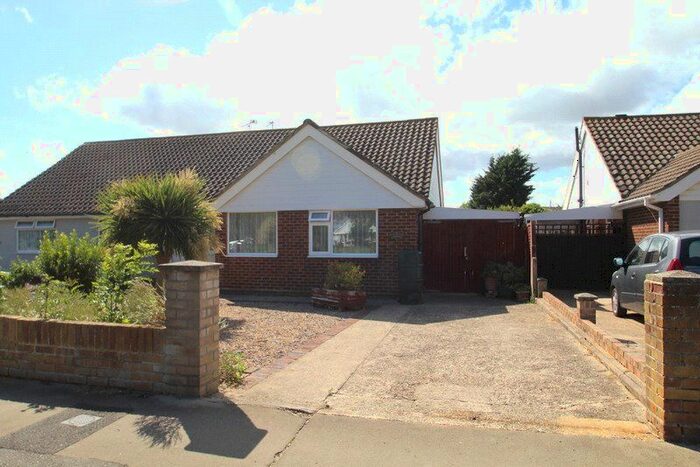2 Bedroom Bungalow To Rent In Highdown Drive, Wick, Littlehampton, West Sussex, BN17
