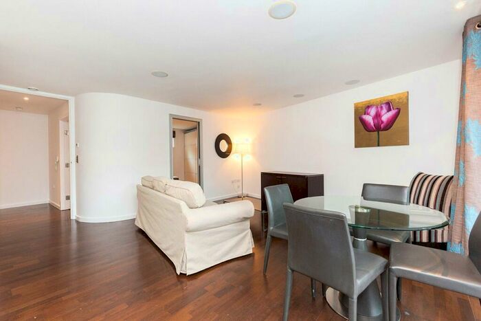 1 Bedroom Apartment To Rent In Islington On The Green, A Islington Green, Angel, Islington, London, N1