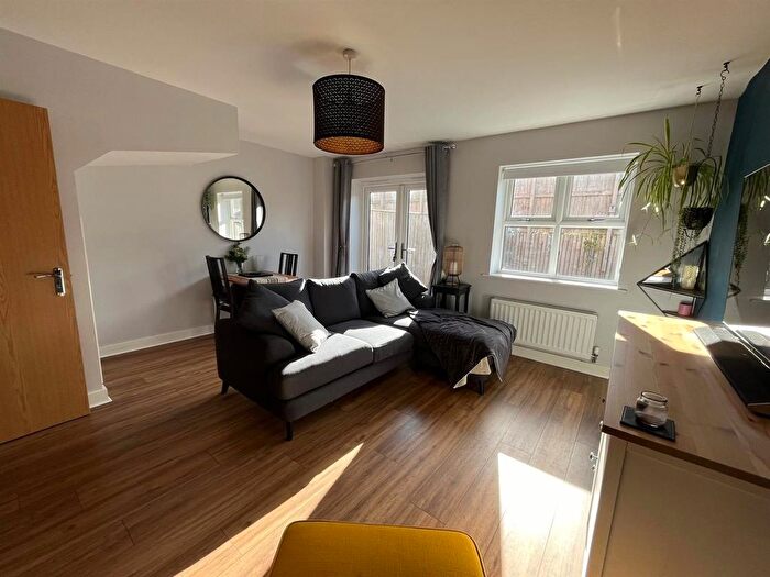 2 Bedroom Semi-Detached House For Sale In Hart Mill Close, Mossley, Ashton-Under-Lyne, OL5