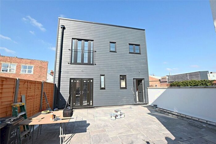 1 Bedroom Flat To Rent In Leslie Park Road, Croydon, CR0