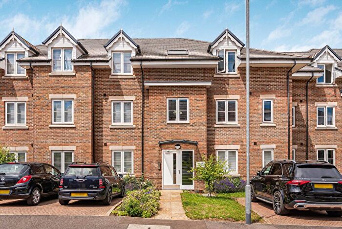 1 Bedroom Flat For Sale In Neville Close, St Albans, AL3