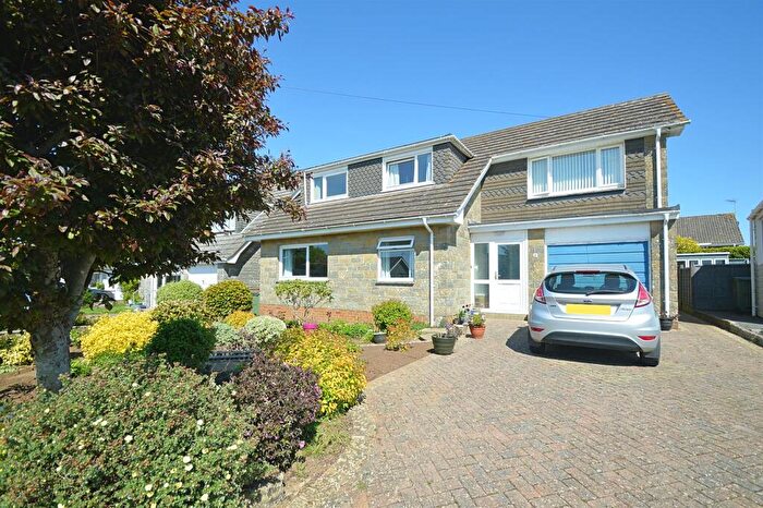 4 Bedroom Detached House For Sale In Popular Village Location * Godshill, PO38