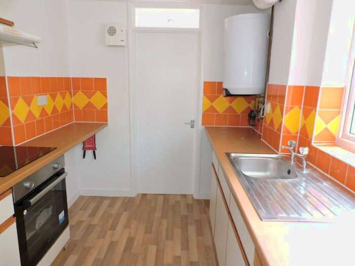 1 Bedroom Flat To Rent In Myrtle Avenue, Sherwood Rise, Nottingham, NG7